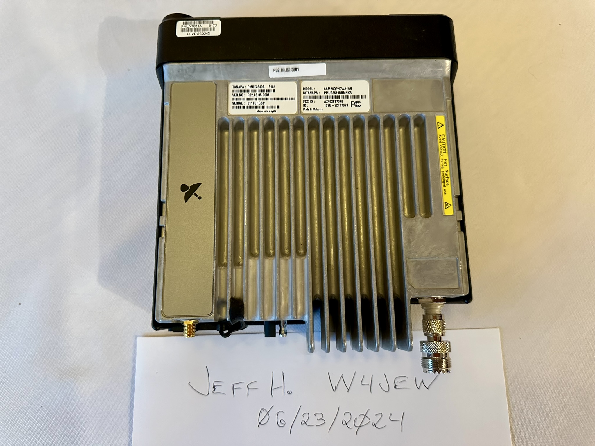 Motorola MOTOTRBO XPR5550e - Bottom