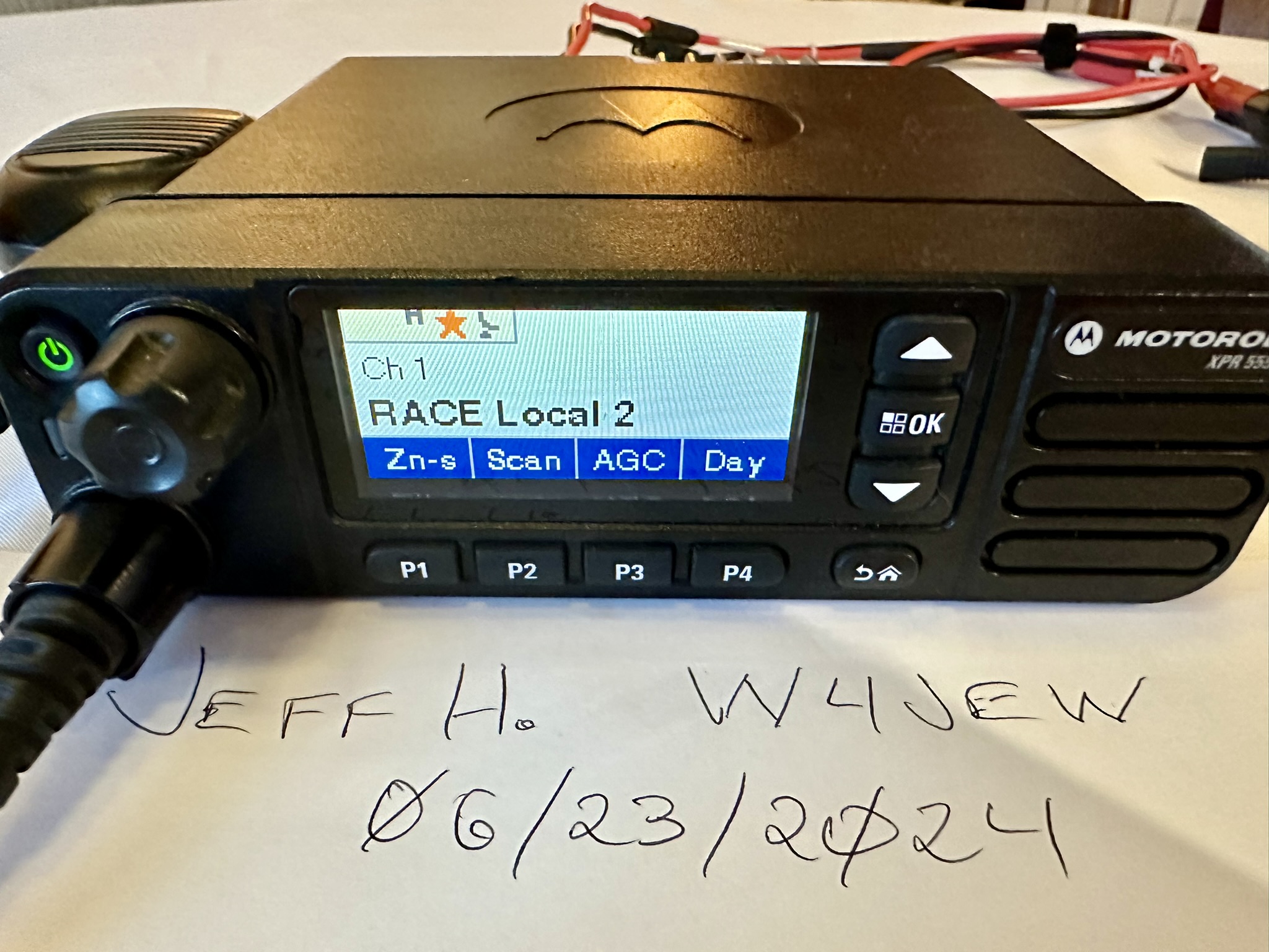 Motorola MOTOTRBO XPR5550e - Front - Display Powered On